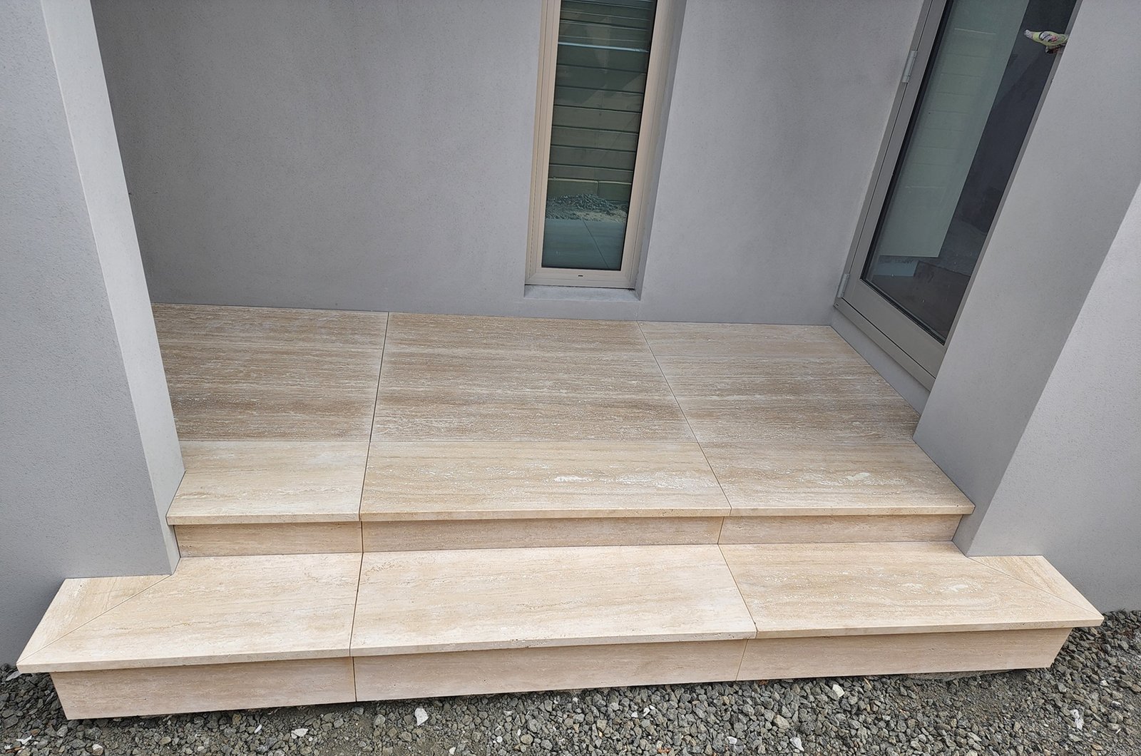dakom tiling entry steps